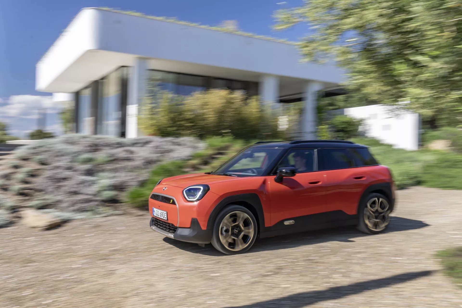 2024 Mini Aceman (J05) showcasing its sleek, compact design, featuring dynamic lines and innovative technology