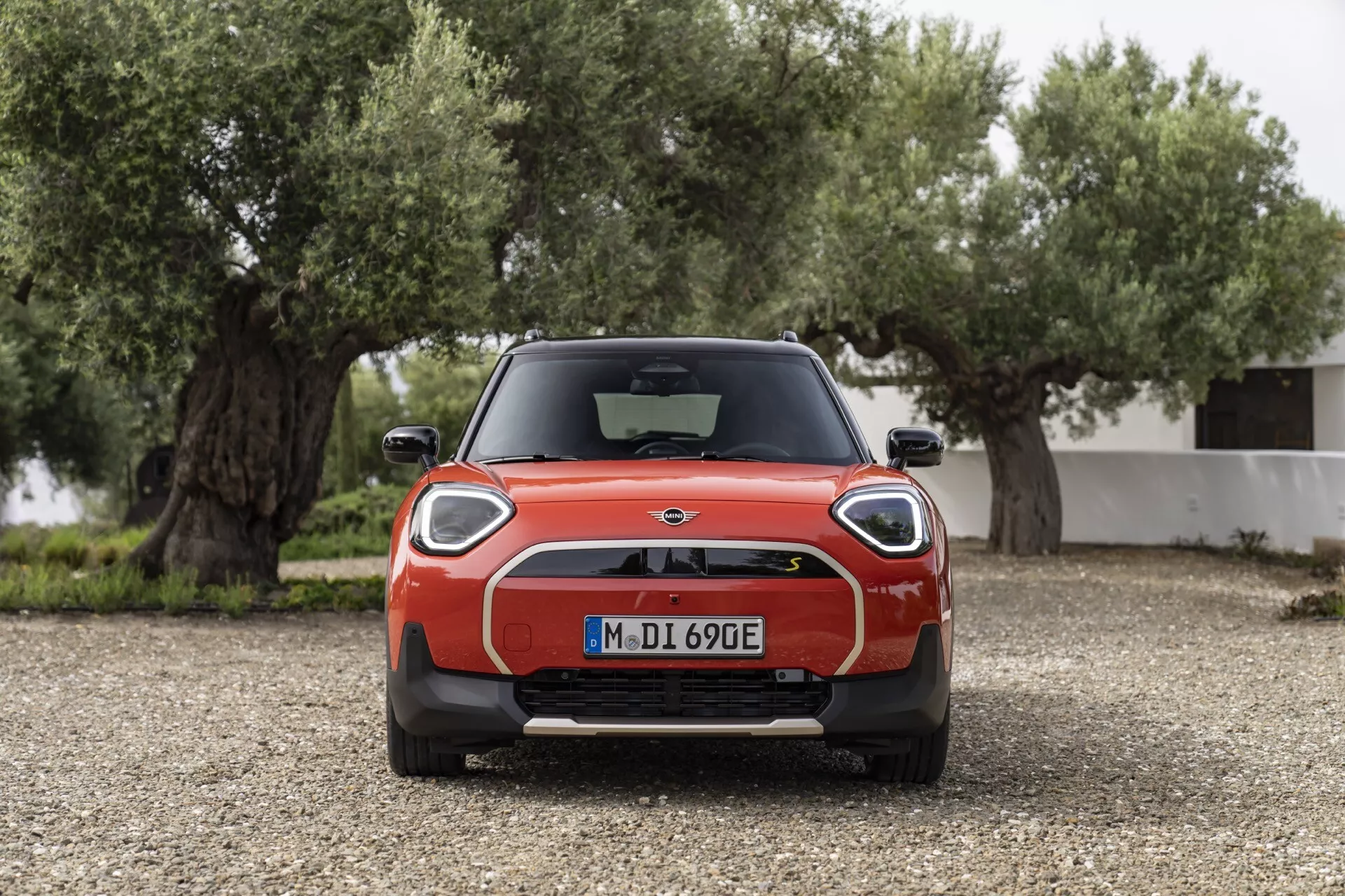 2024 MINI Aceman (J05) in vibrant color showcasing its sleek design and modern features
