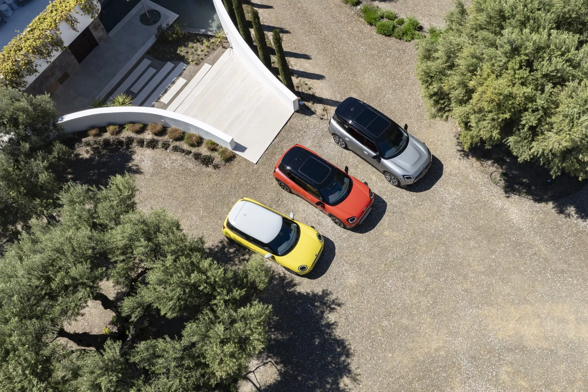 The 2024 Mini Aceman (J05) showcases its striking design, featuring dynamic lines, compact stature, and advanced technology integration