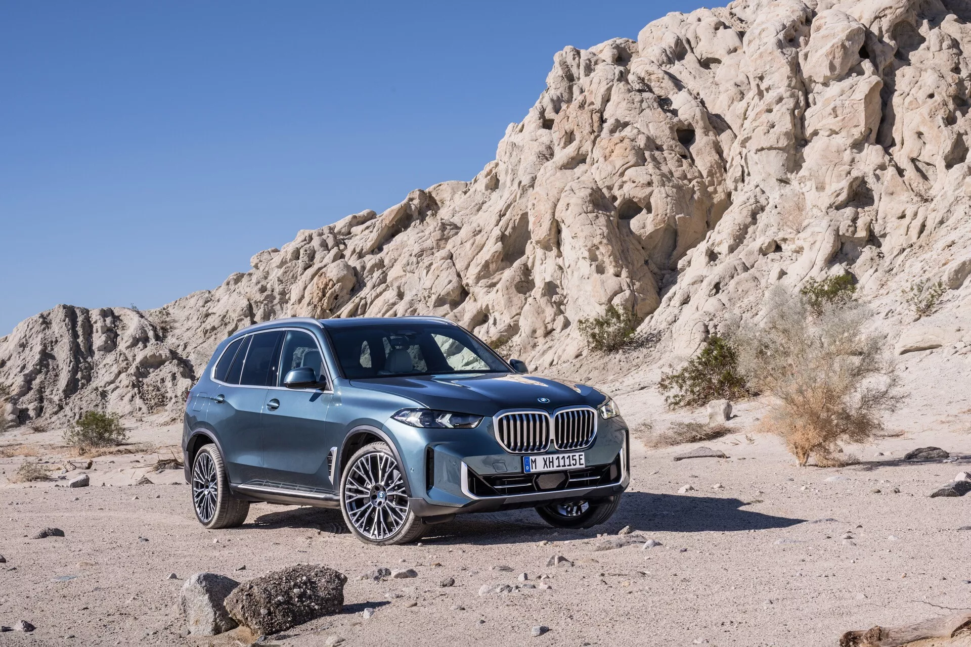 2023 BMW X5 (G05-F95) Facelift model showcasing advanced design features and state-of-the-art technology