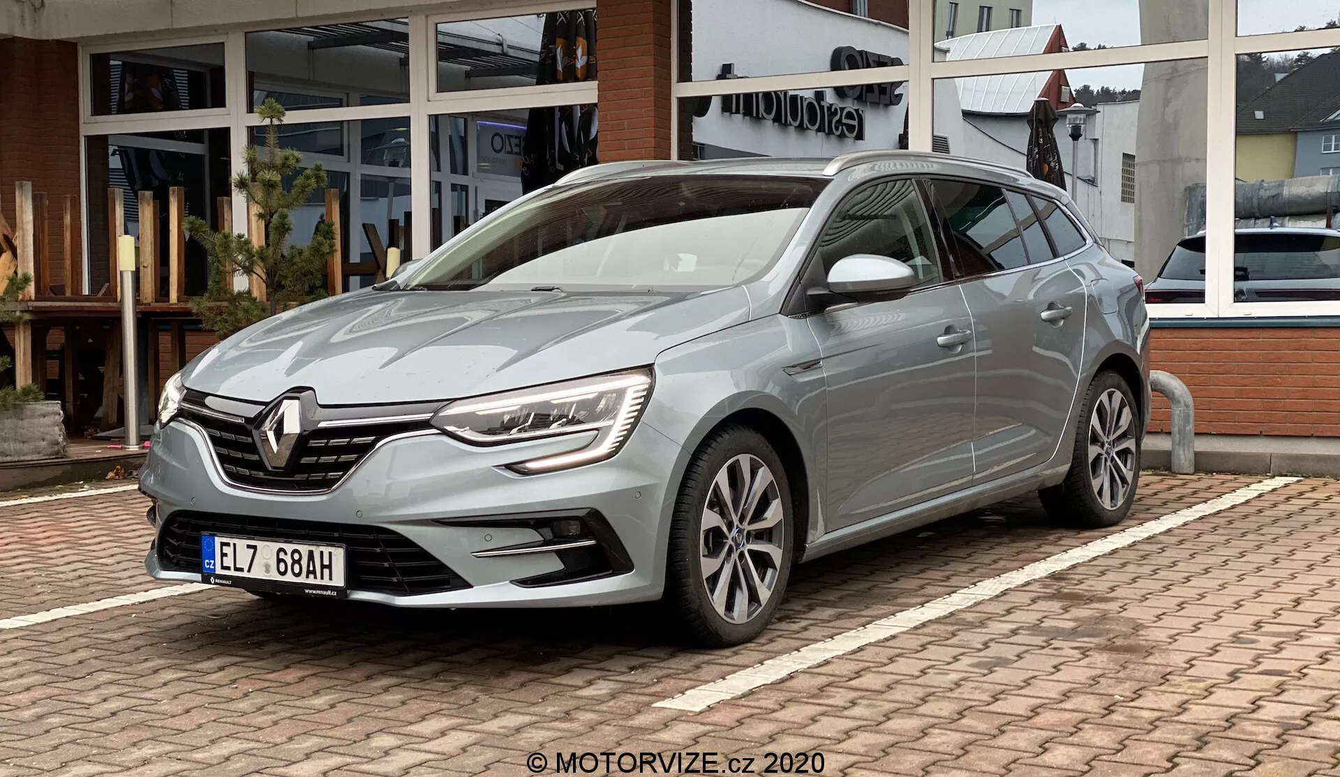 Renault Megane 2022 E-Tech - Sleek design with advanced electric powertrain, innovative technology, and modern aesthetics