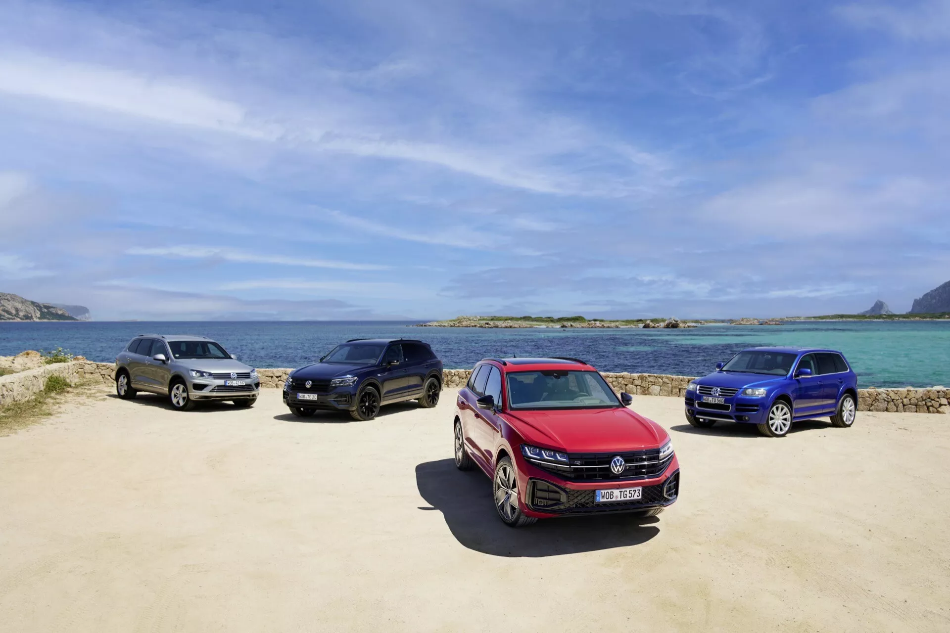 2023 VW Touareg III Facelift model showcasing the latest design enhancements with advanced lighting technology and aerodynamic shape